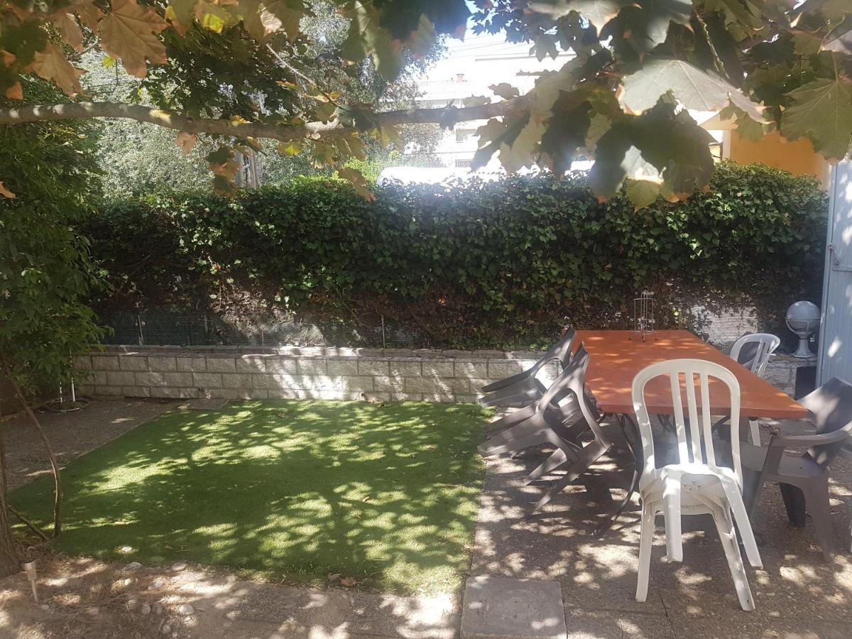 Grande Maison Avec 5 Et Jardin Holiday home